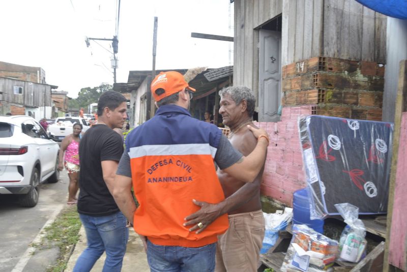 Entrega de apoio Alimentar nas áreas atingidas pelas chuvas