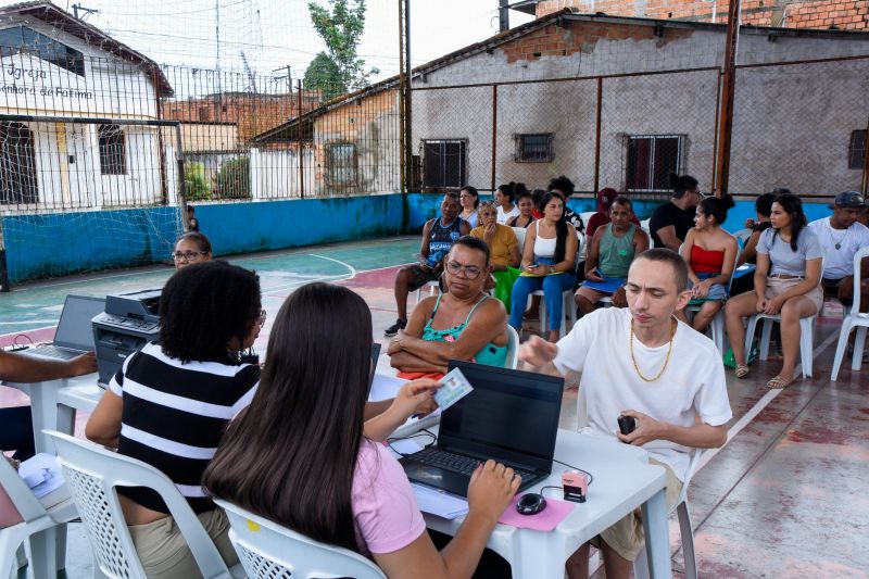 Ação Cadúnico para famílias atingidas na comunidade Jibóia Branca no 40Horas