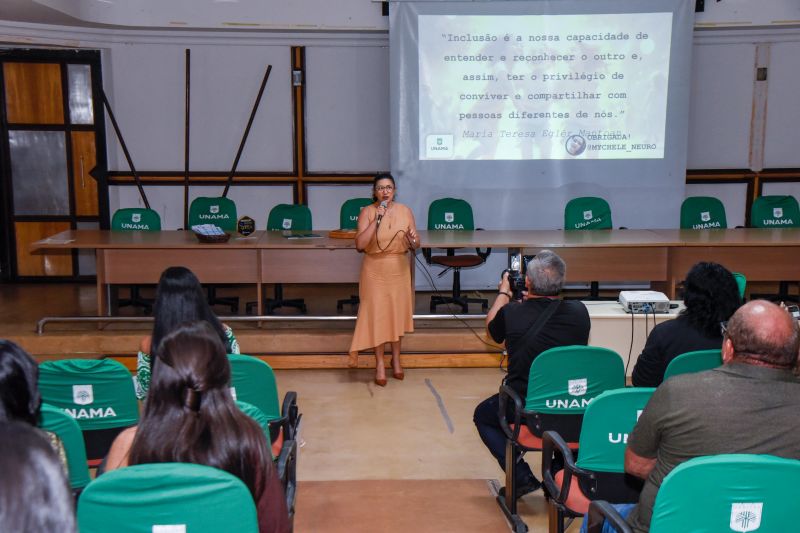 Entrega do premio amigo TEA ao CERTEA na Unama BR