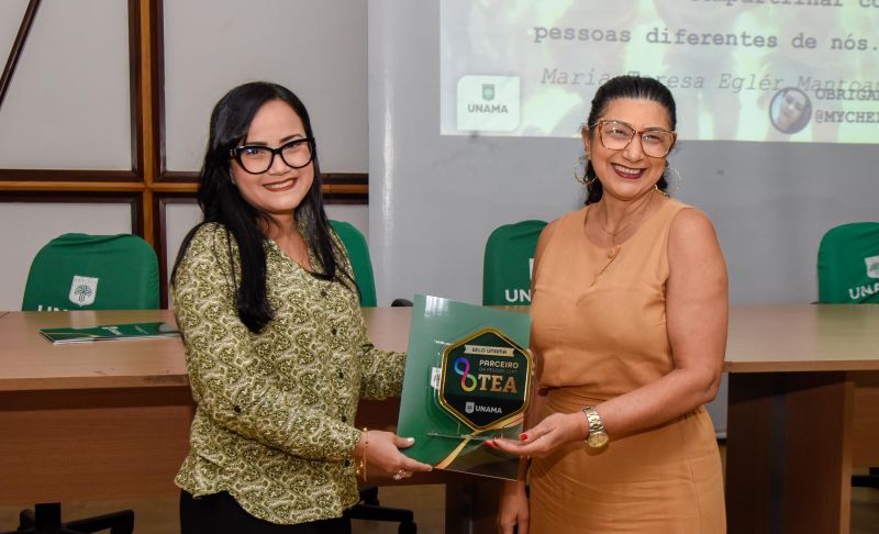 Entrega do premio amigo TEA ao CERTEA na Unama BR