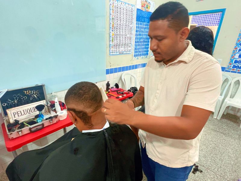 Prefeitura em Movimento na Escola Santa Margarida no bairro 40 Horas