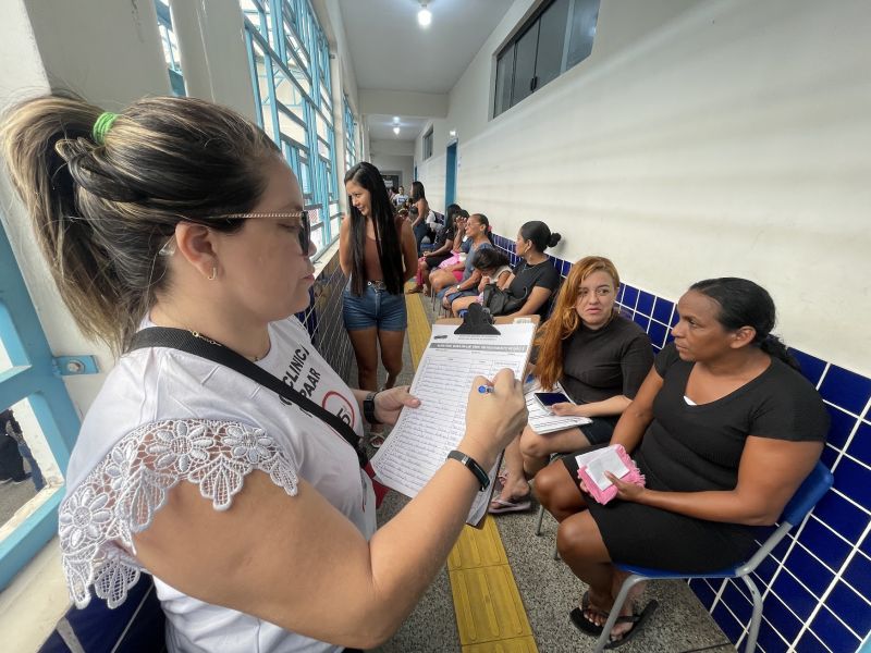 Prefeitura em Movimento na Escola Santa Margarida no bairro 40 Horas