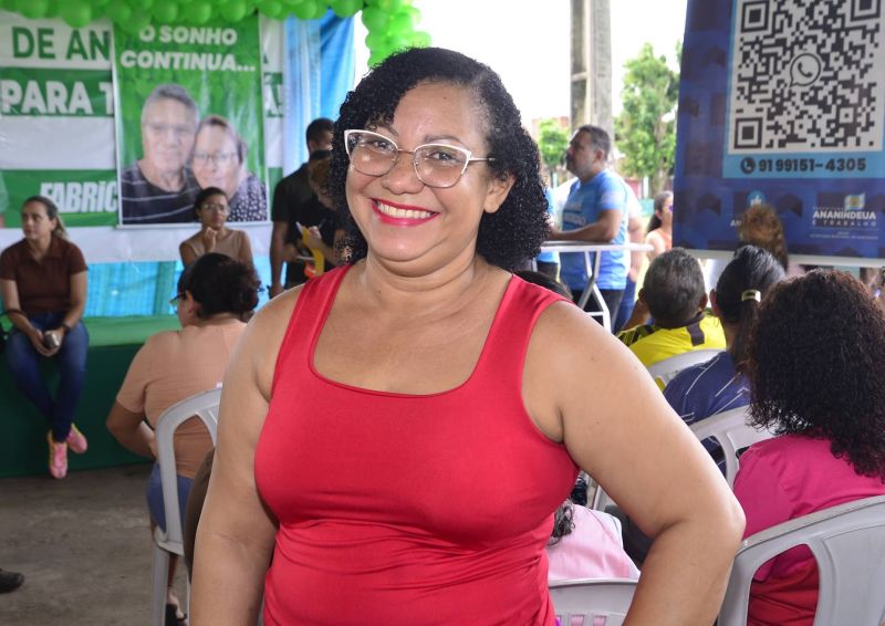 Entrega de Títulos de Propriedade na comunidade Rufinolândia