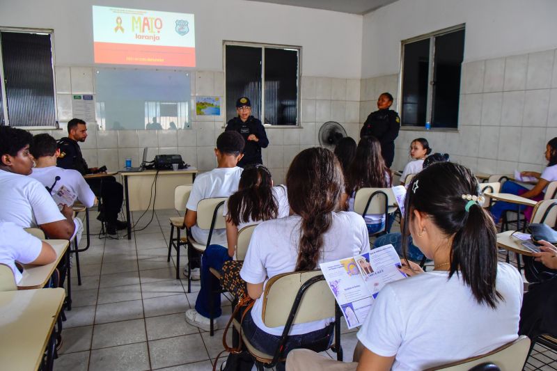 Palestra Maio Laranja na EMEF Neo no PAAR