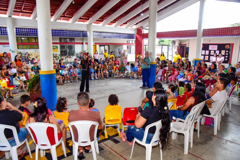 Roda de conversa com escritora Márcia Kambeba na CMREI Irmã Dulce em Águas Lindas