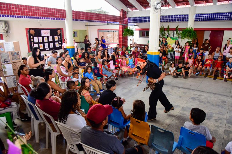 Roda de conversa com escritora Márcia Kambeba na CMREI Irmã Dulce em Águas Lindas