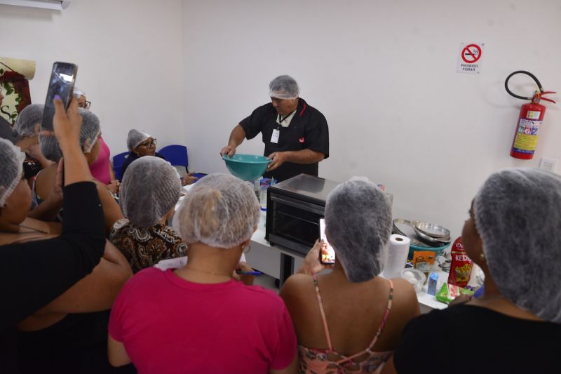 Curso de produção de pizza na Casa da Mulher Brasileira