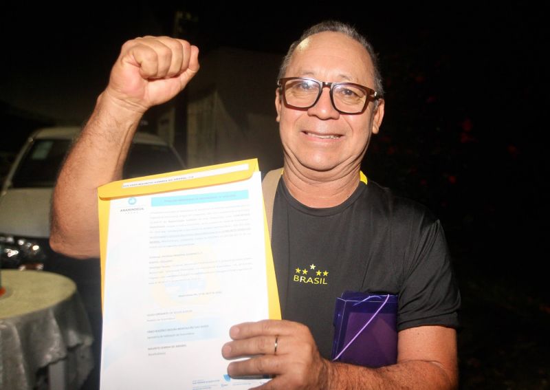 Entrega de Títulos de Propriedade da comunidade Pindorama no bairro Coqueiro
