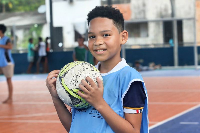 Projeto bom de bola bom de escola em Águas Lindas