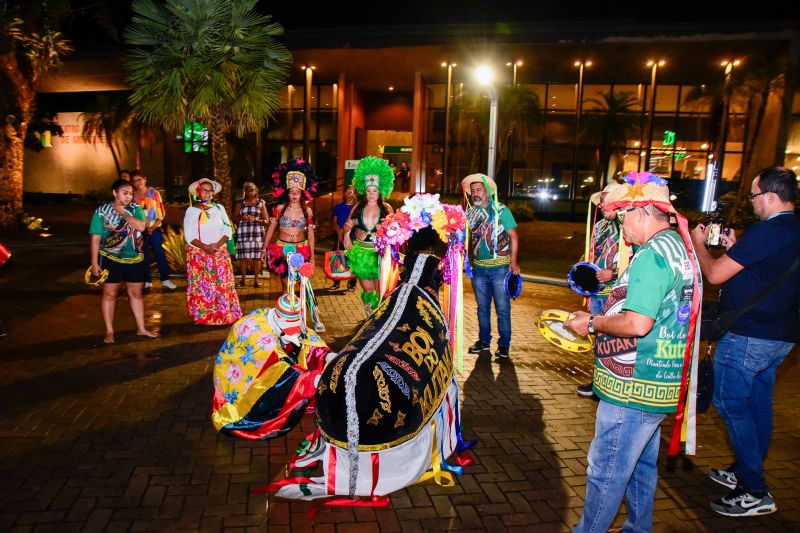 Circuito Cultural Junino com Boi do Kutaka