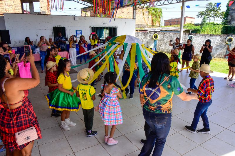 Festa junina na escola EMEF Raimunda Pinto no bairro 40 Horas