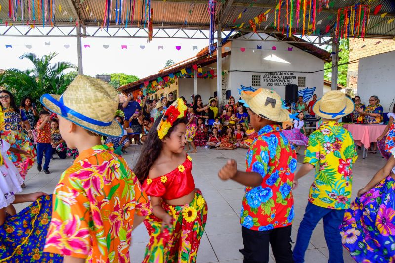 Festa junina na escola EMEF Raimunda Pinto no bairro 40 Horas