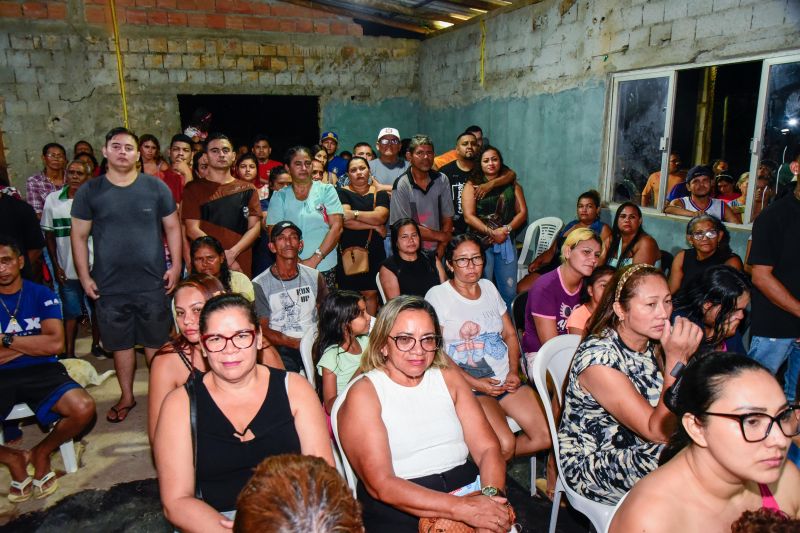Entrega de Título de Propriedade na comunidade Orla de Cristo no bairro do Icuí