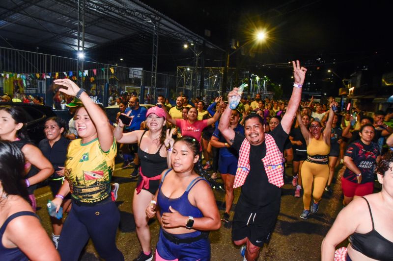 Corrida Circuito Night Run Ananin na Praça da Bíblia