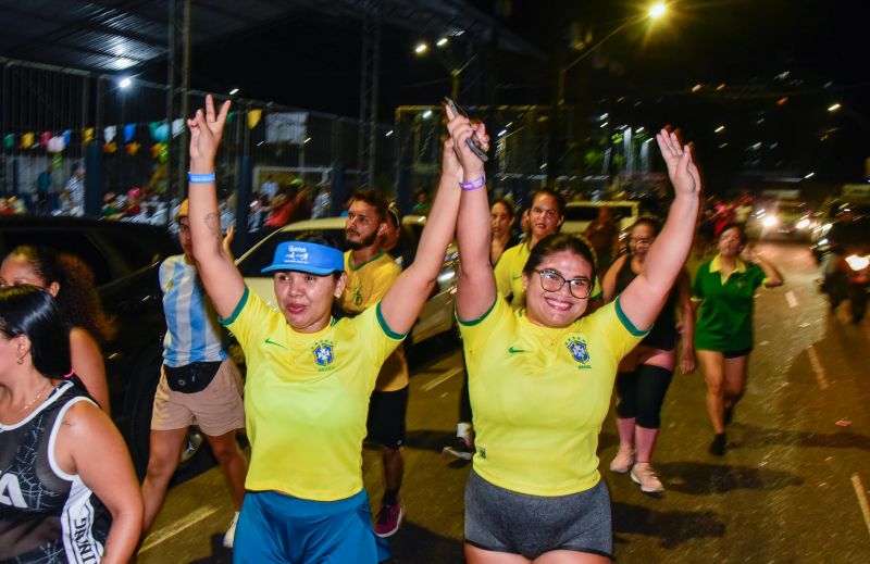 Corrida Circuito Night Run Ananin na Praça da Bíblia