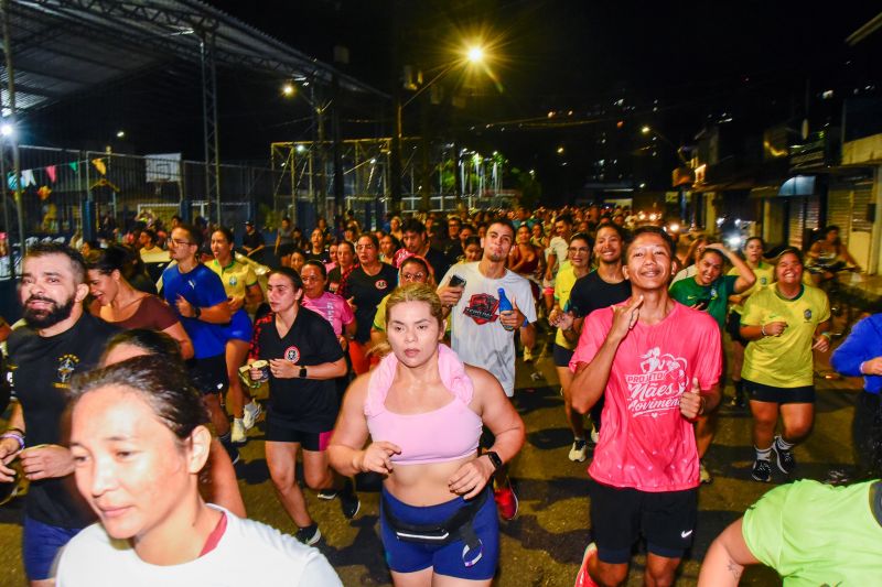 Corrida Circuito Night Run Ananin na Praça da Bíblia
