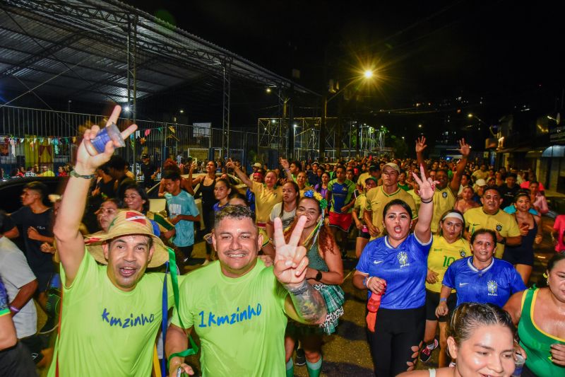 Corrida Circuito Night Run Ananin na Praça da Bíblia