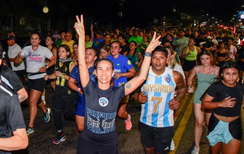 Corrida Circuito Night Run Ananin na Praça da Bíblia