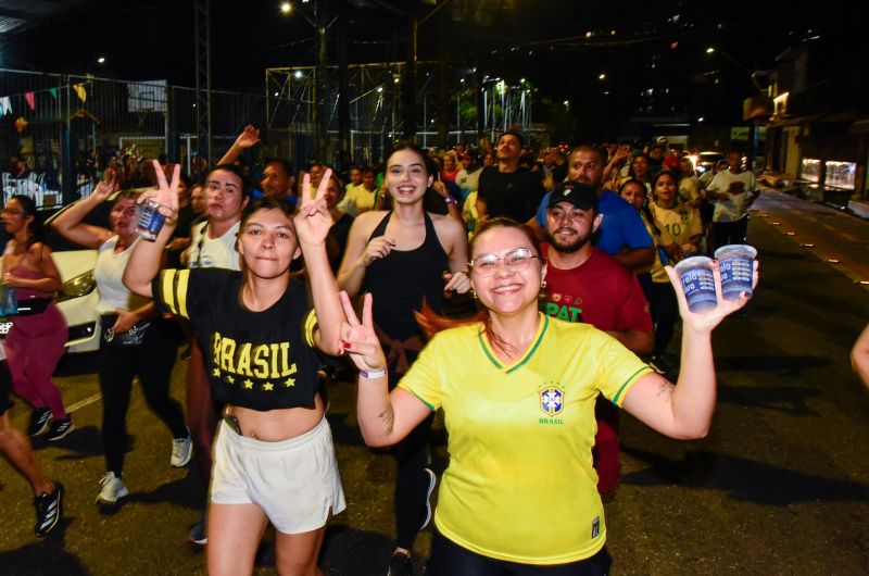 Corrida Circuito Night Run Ananin na Praça da Bíblia