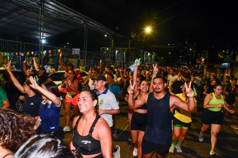 Corrida Circuito Night Run Ananin na Praça da Bíblia