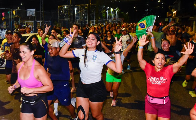 Corrida Circuito Night Run Ananin na Praça da Bíblia