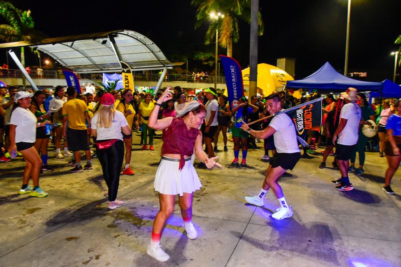 Corrida Circuito Night Run Ananin na Praça da Bíblia
