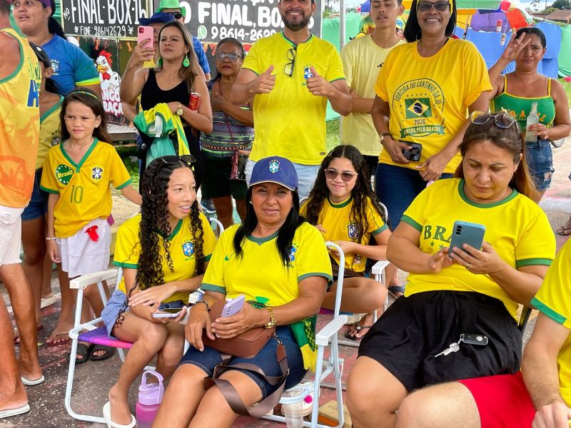 Jogo Brasil no telão Parque Vila Maguary