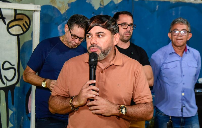 Entrega de registro de propriedade na comunidade Nova Jerusalém no Coqueiro