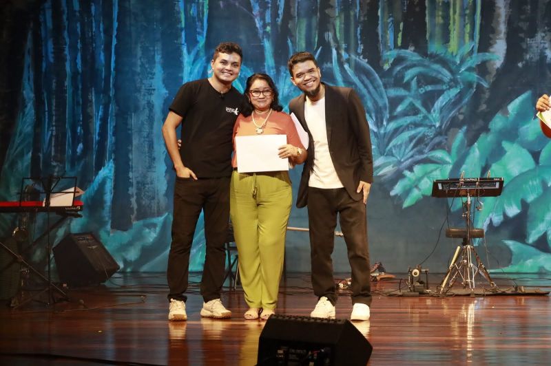 Espetáculo Brasilidades no Teatro Municipal de Ananindeua