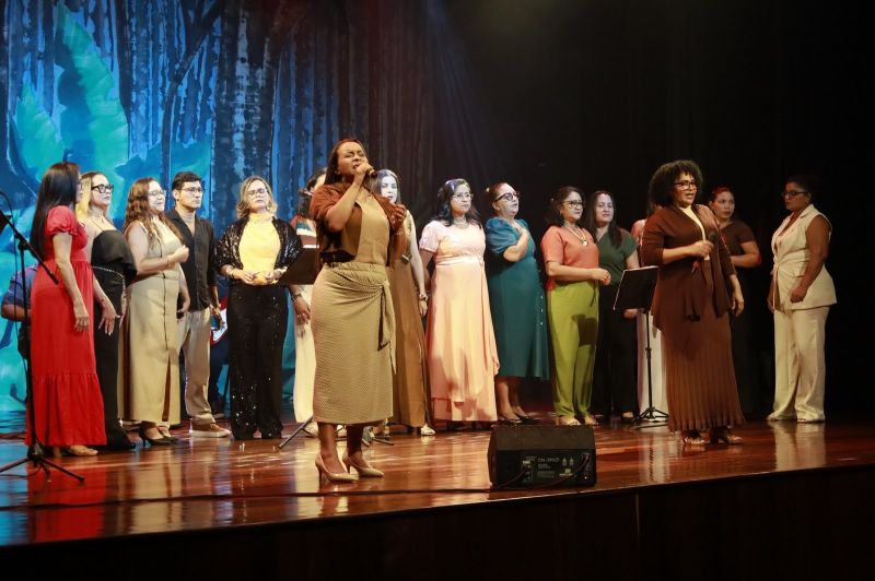 Espetáculo Brasilidades no Teatro Municipal de Ananindeua
