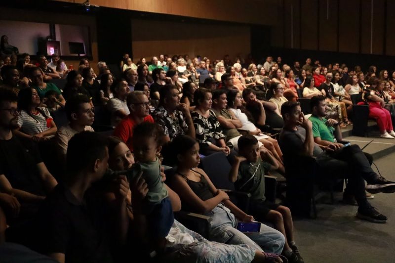 Espetáculo Brasilidades no Teatro Municipal de Ananindeua