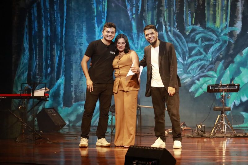 Espetáculo Brasilidades no Teatro Municipal de Ananindeua