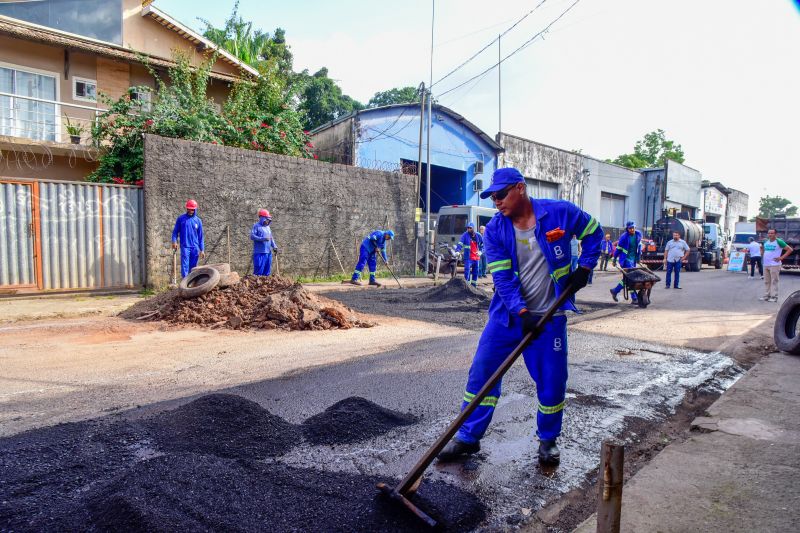 Lançamento do programa Só o Tapete na rua Bom Sossego no bairro Centro