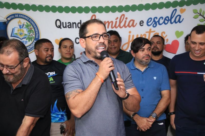 Entrega de títulos de propriedade da comunidade do Piscinão no Icuí