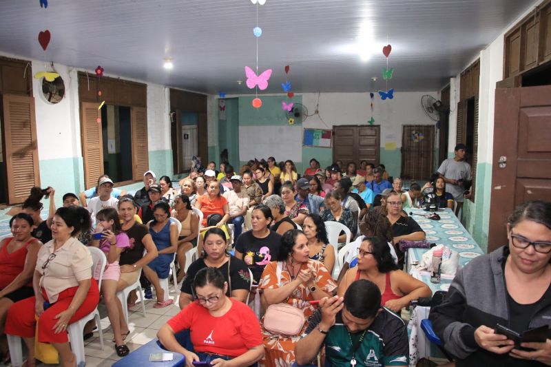 Entrega de títulos de propriedade da comunidade do Piscinão no Icuí