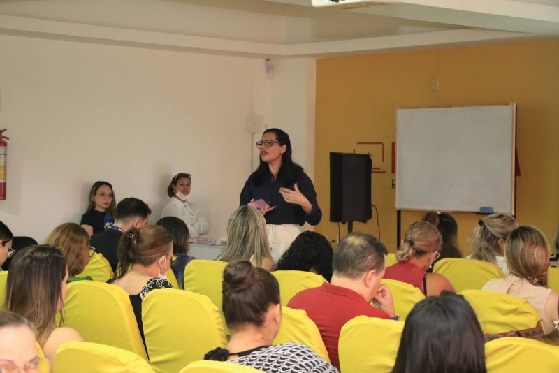 Oficina de atualização da assistência à saúde sexual e reprodutiva no município.