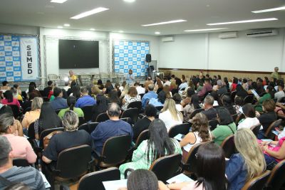 galeria: Certificação de Gestores da Educação no auditório da SEMED