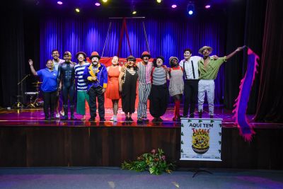 Galeria: Certificação do curso, Cortejo Circense e Espetáculo Vira Peixe no teatro municipal