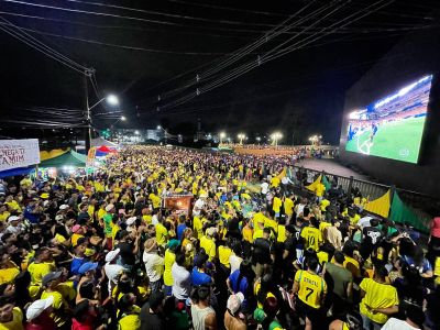 Galeria: Jogo do Brasil com telão no parque Vila Maguary