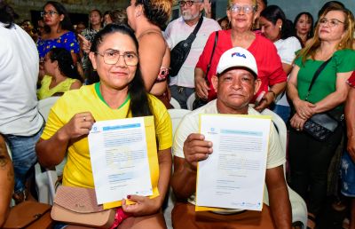 Galeria: Entrega de Título de Propriedade na comunidade Orla de Cristo no bairro do Icuí
