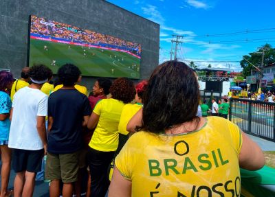 Galeria: Jogo Brasil no telão Parque Vila Maguary