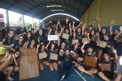 notícia: Alunos do Cursinho Municipal celebram aprovação no vestibular em Ananindeua