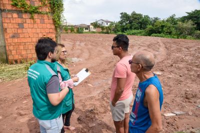 notícia: Ação da Secretaria de Meio Ambiente de Ananindeua fiscaliza muro desabado no bairro Centro