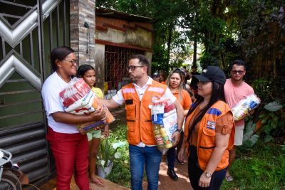 notícia: Prefeitura de Ananindeua e Defesa Civil retornam à Alameda Sofia com auxílio humanitário e equipe técnica