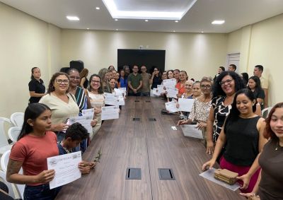 notícia: Curso “Doces que Encantam” certifica 80 alunos em Ananindeua