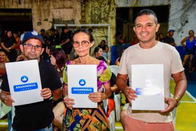 notícia: Prefeitura de Ananindeua entrega 98 Registros de Imóveis e garante segurança jurídica às famílias do Coqueiro