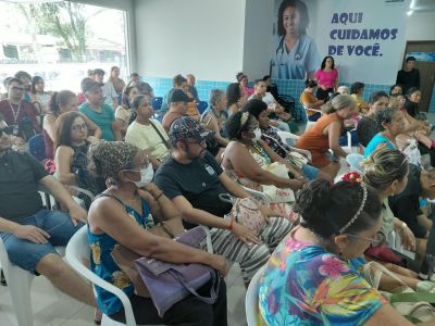 notícia: CAPS III promove ação do Outubro Rosa com apoio da Polícia Municipal
